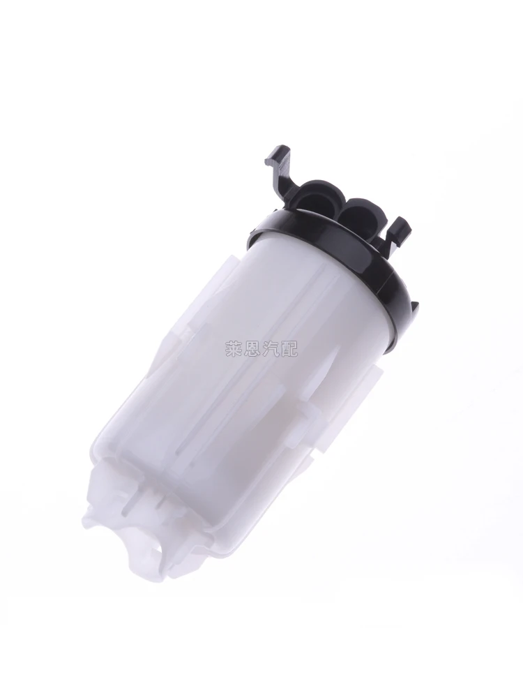 

Fuel Filter For HYUNDAI SOLARIS Saloon 1.4 1.6 KIA RIO IV Saloon OEM: 31112-F9000