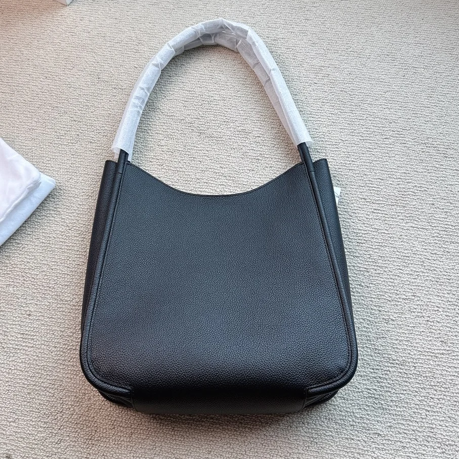 Женская сумка через плечо из зернистой кожи