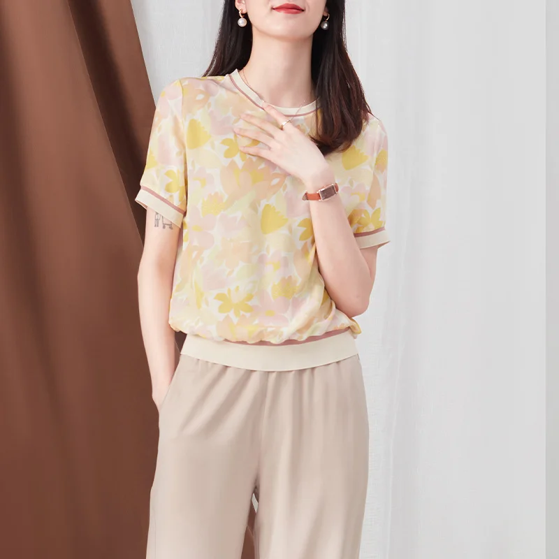 Желтый с коротким рукавом и принтом |