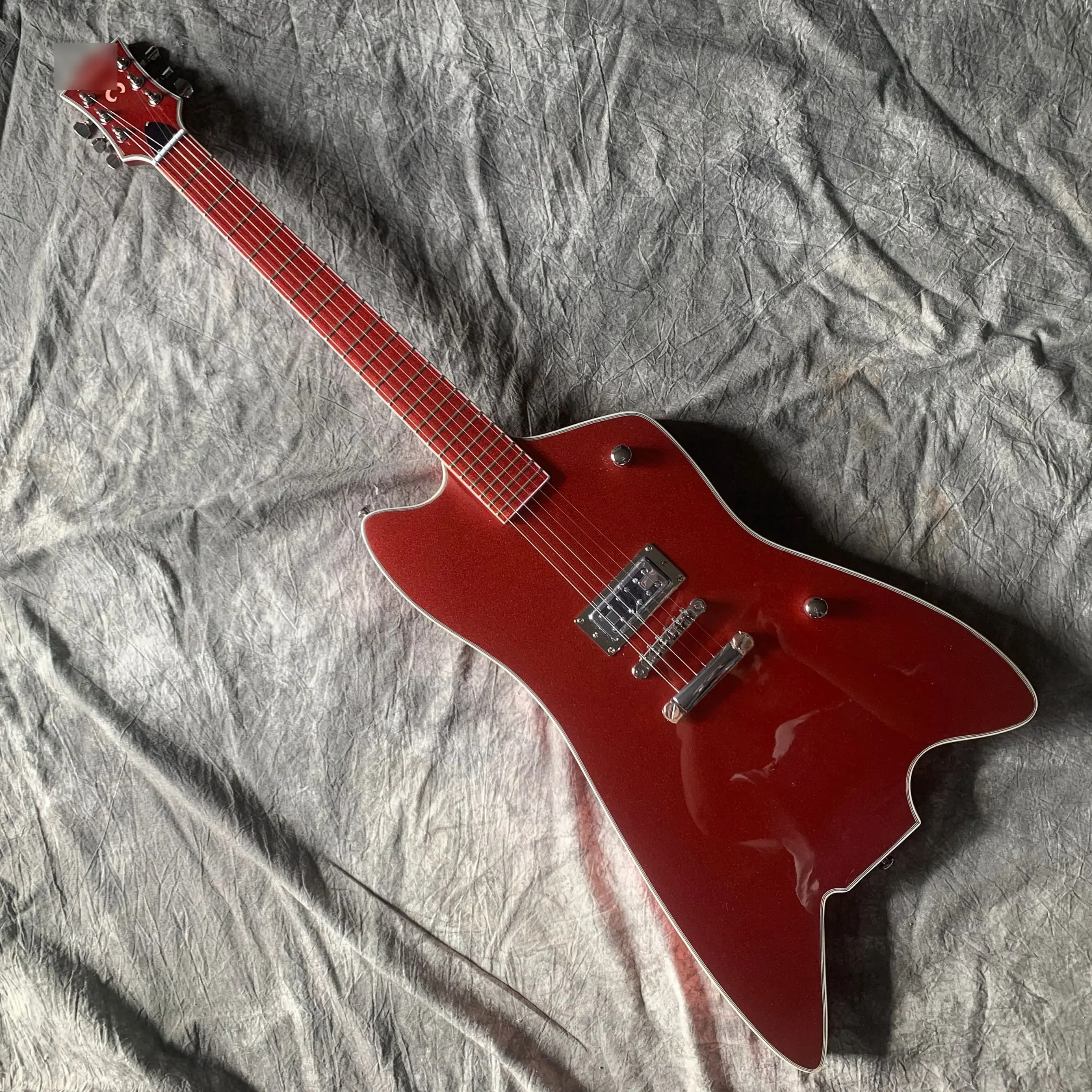 

G6199BillyBo Gold Red/Green Thunder Electric Guitar Metallic Red/Green Fingerboard,TV Jone Pickup,Round Input Jacks