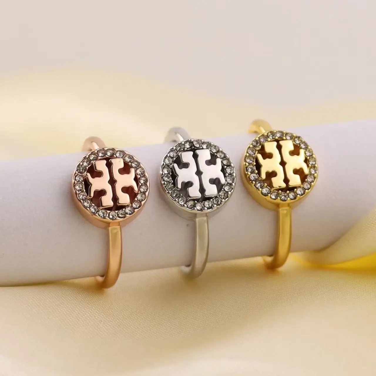 Новое круглое кольцо в Европе и США полый дизайн блестящая микроинкрустация