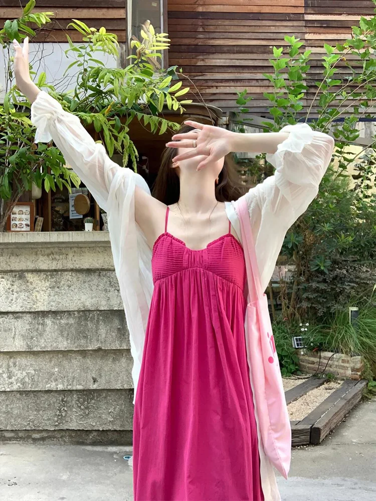 Розово-красное праздничное платье на бретельках Женская Великолепная