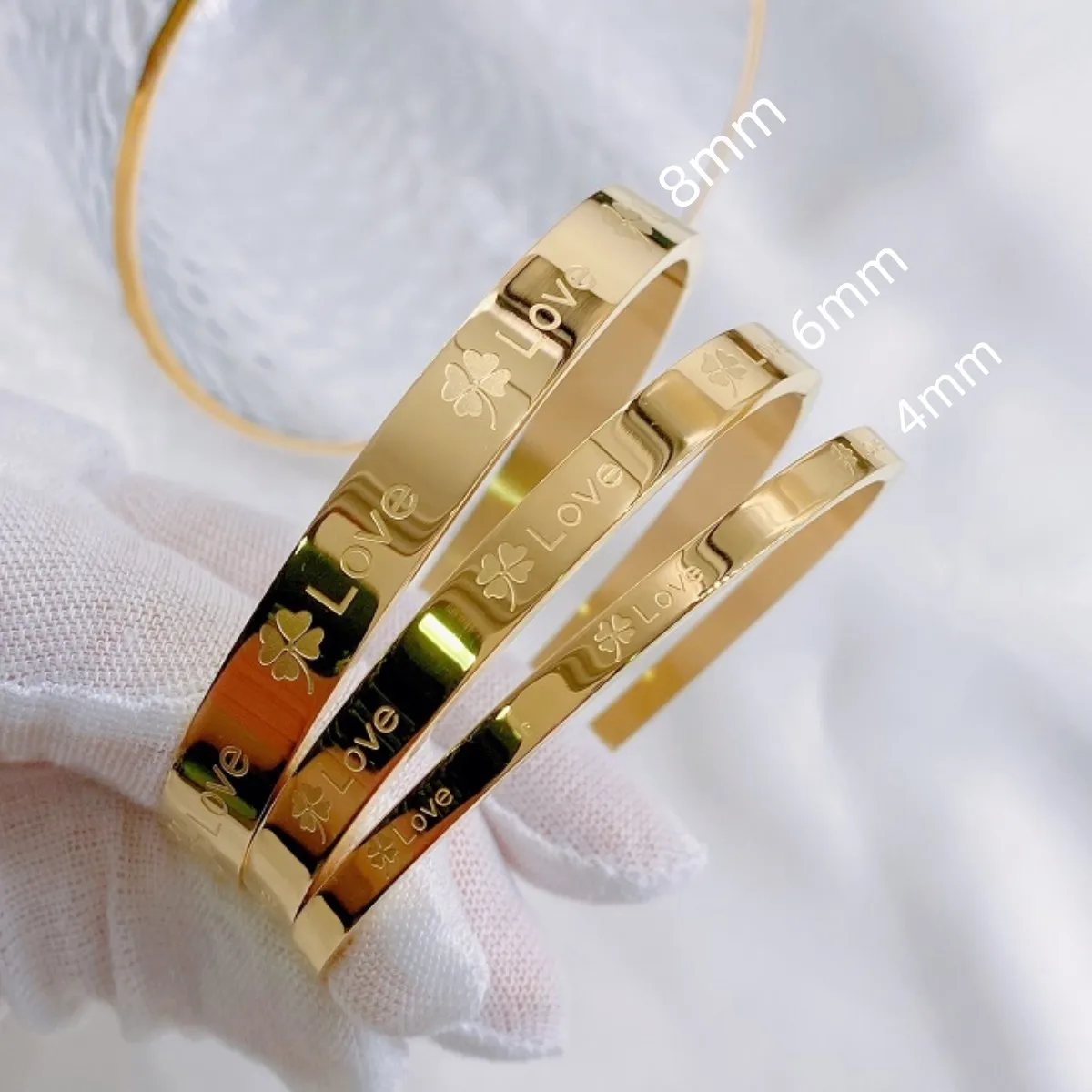 

Titanium Steel personality Lucky Grass Couple bracelet Love hand accessories women bangle