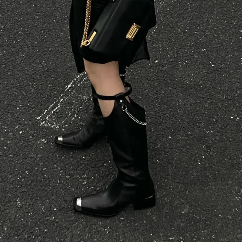 Женские сапоги до колена высокие на толстом каблуке квадратная Золотая цепочка