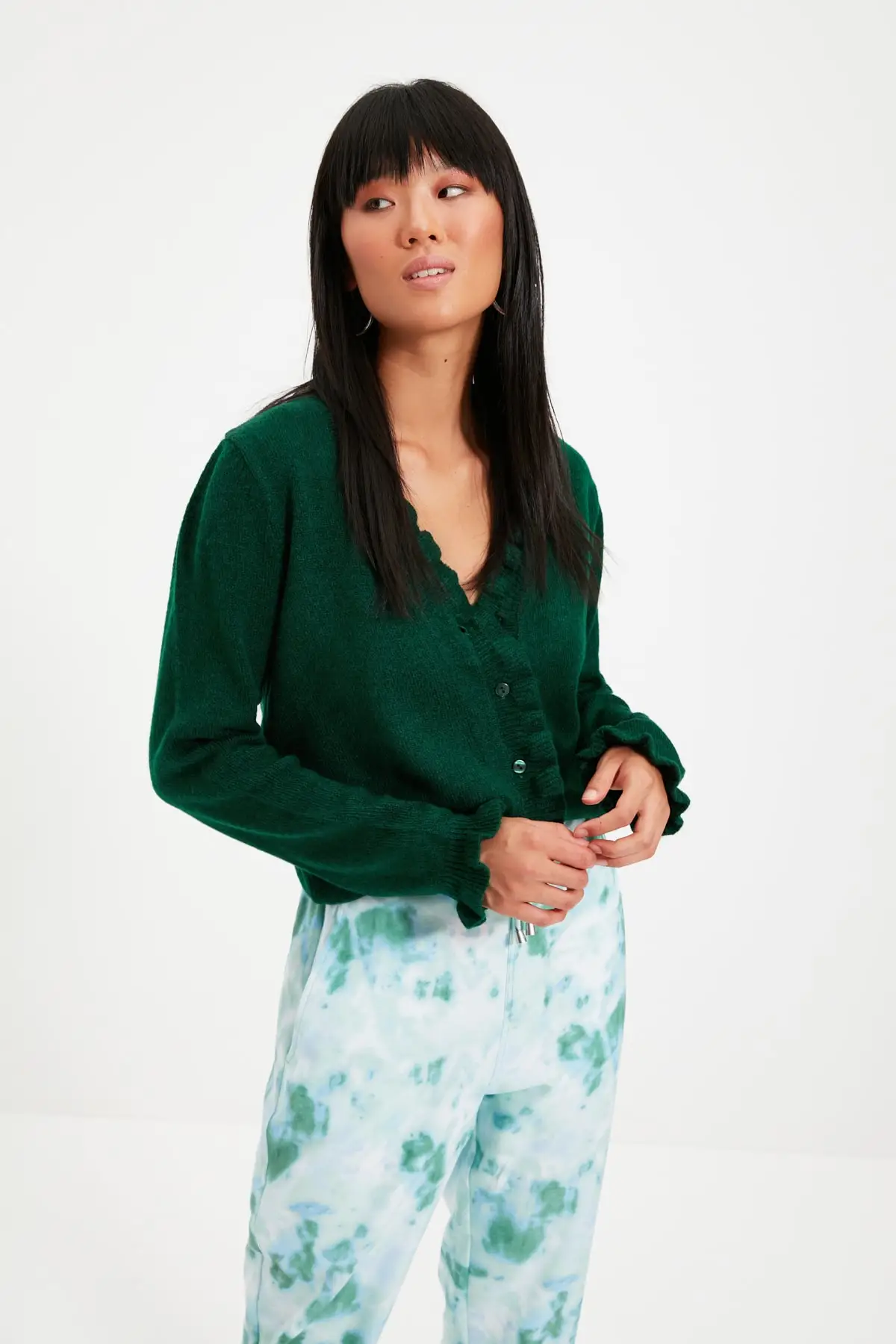 

Trendyol Collar Tip Volaml Knitwear Cardigan TWOAW22HI0337
