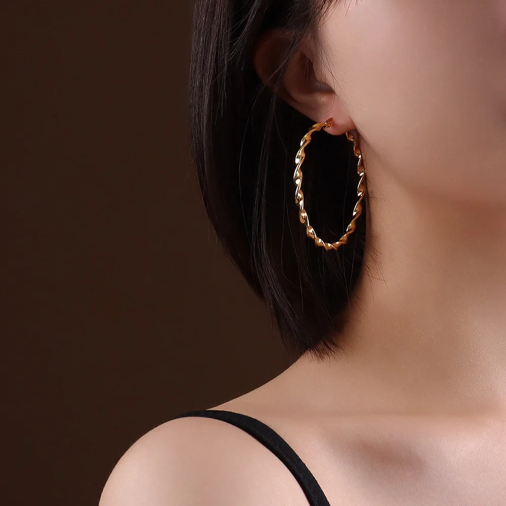 

South Korea Big Ring Earrings Women Twisted Line Accessories High quality Jewelry Wholesale Fashion Personality Women Earrings