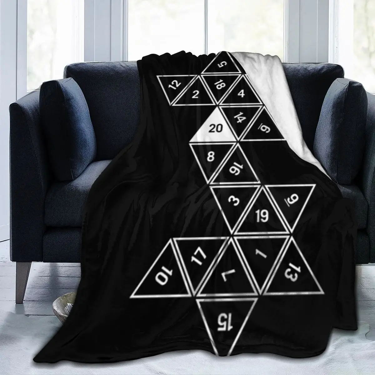 Развернутый D20 — ультрамягкое одеяло из микрофлиса
