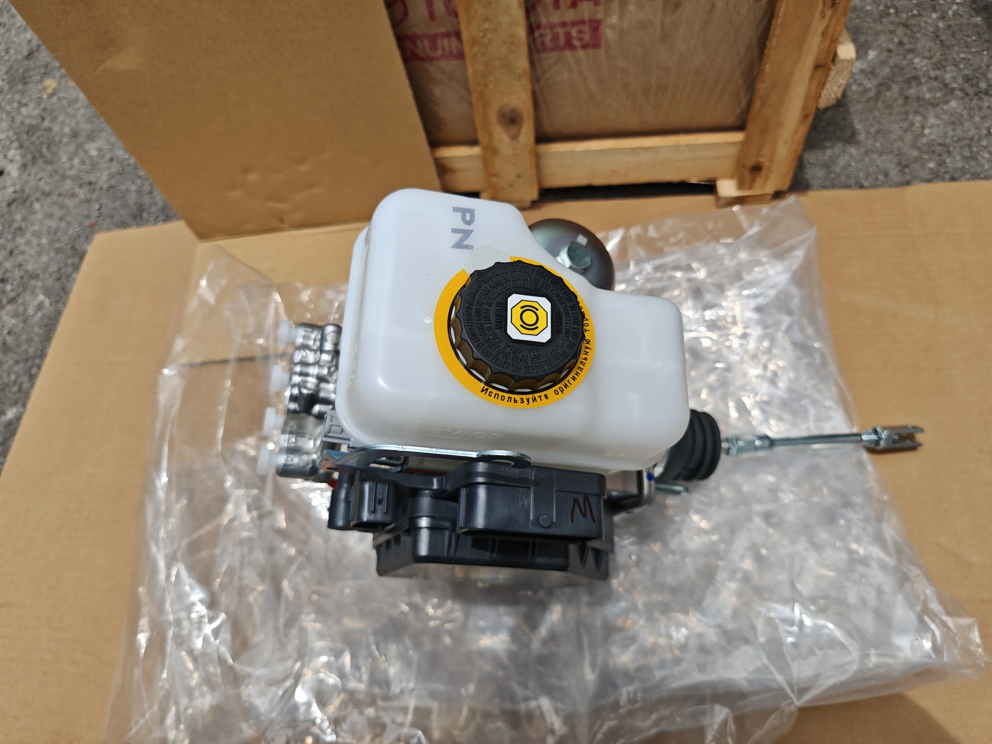 Фото Новый насос ABS 47050-60590 для LAND CRUISER PRADO KDJ150 2009-2023, включая вакуумный насос и усилитель тормозов №2