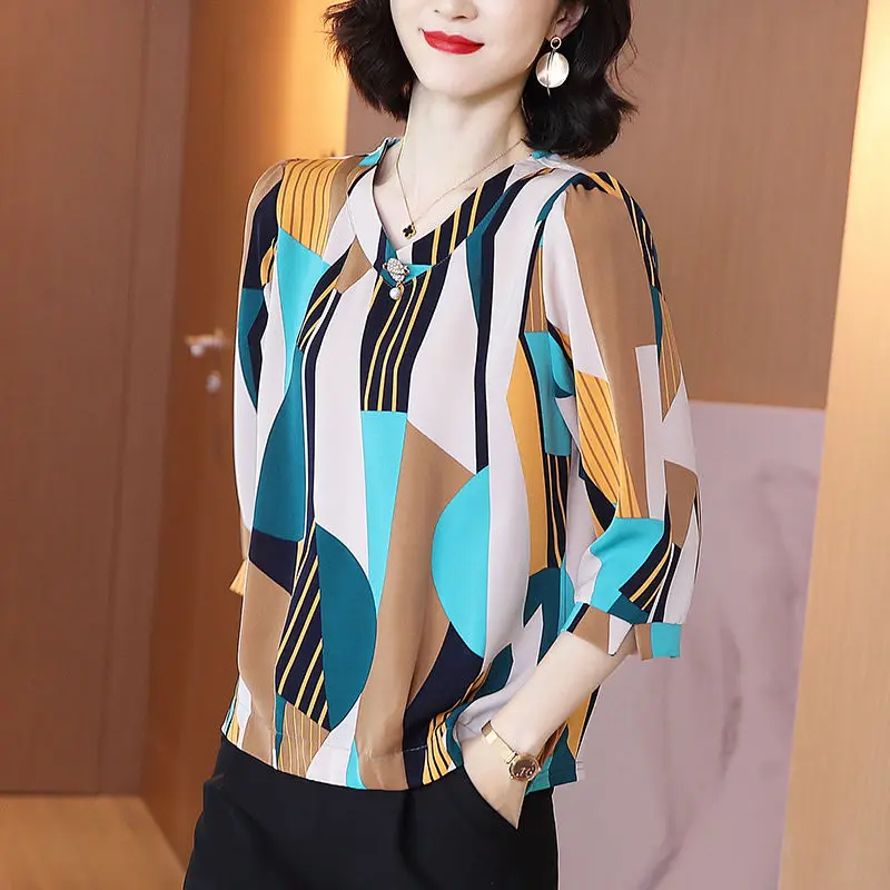 

mother chiffon shirt seven-point sleeve jacket female contrast color middle-aged T-shirt 2022 summer new loose shirt blouse