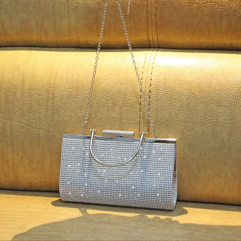 New diamond-encrusted handbag Socialite rhinestone dinner bag Dress bag Makeup bag Ladies bag Clutch bag crossbody bag
