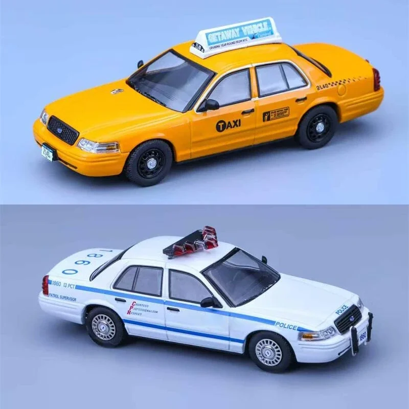 Модель автомобиля Rollin 1:64 CV Crown Victoria Taxicab металлическая