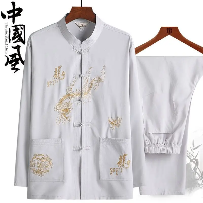 Рисунок 6 - Костюм Yourqipao с вышивкой дракона