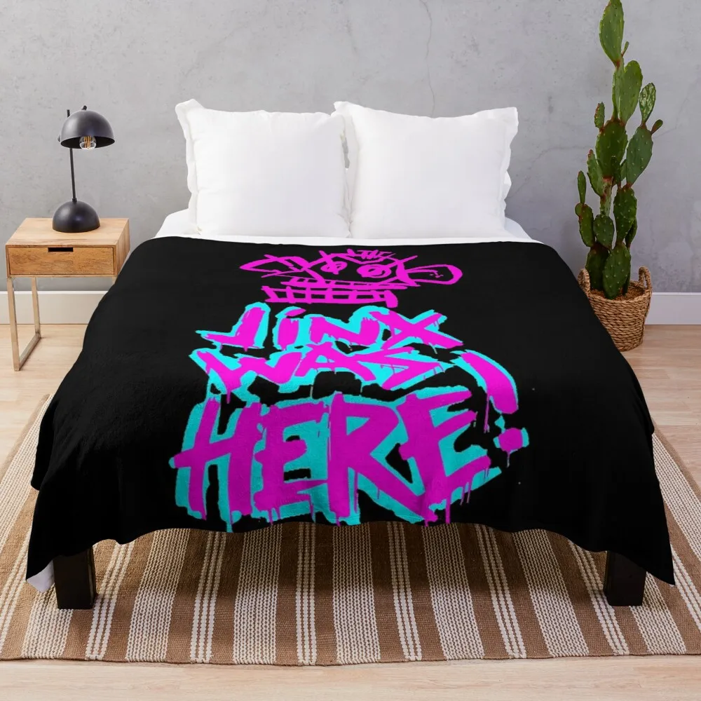 

Monkey Jinx Was Here, arcane Throw Blanket Fur