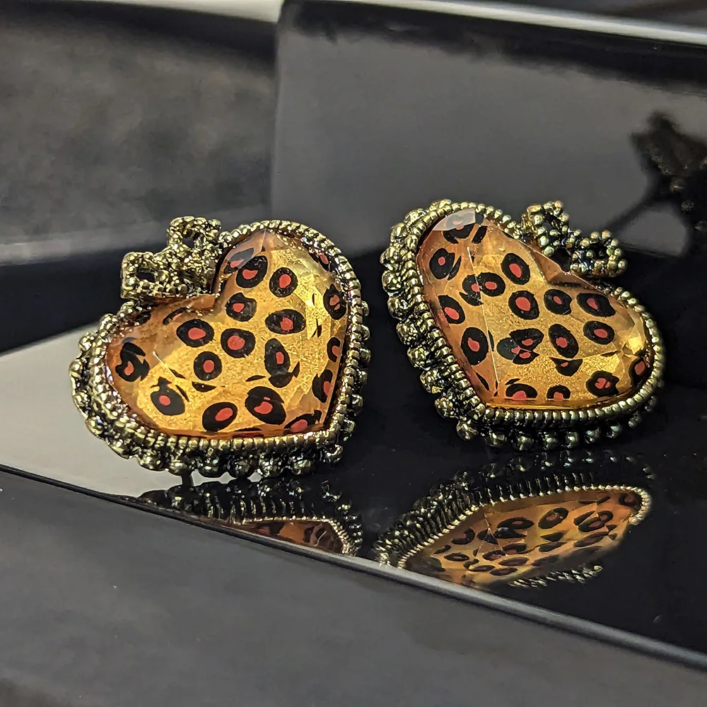 

Love Leopard Pattern Retro Earrings
