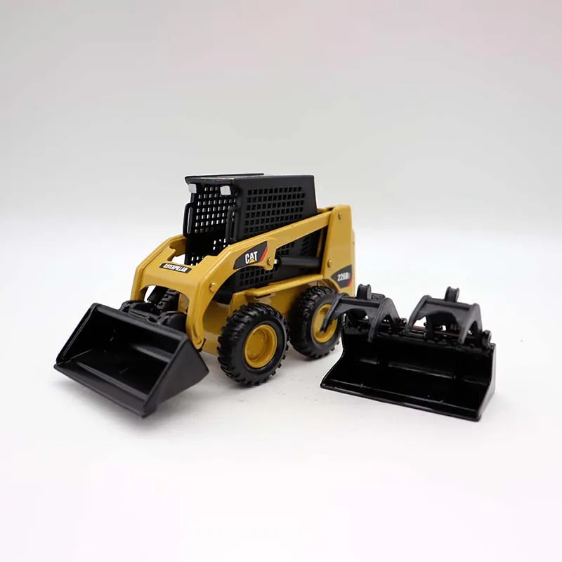 Литой под давлением масштаб 1/32 CAT 226B3 247B3 погрузчик из сплава инженерная модель