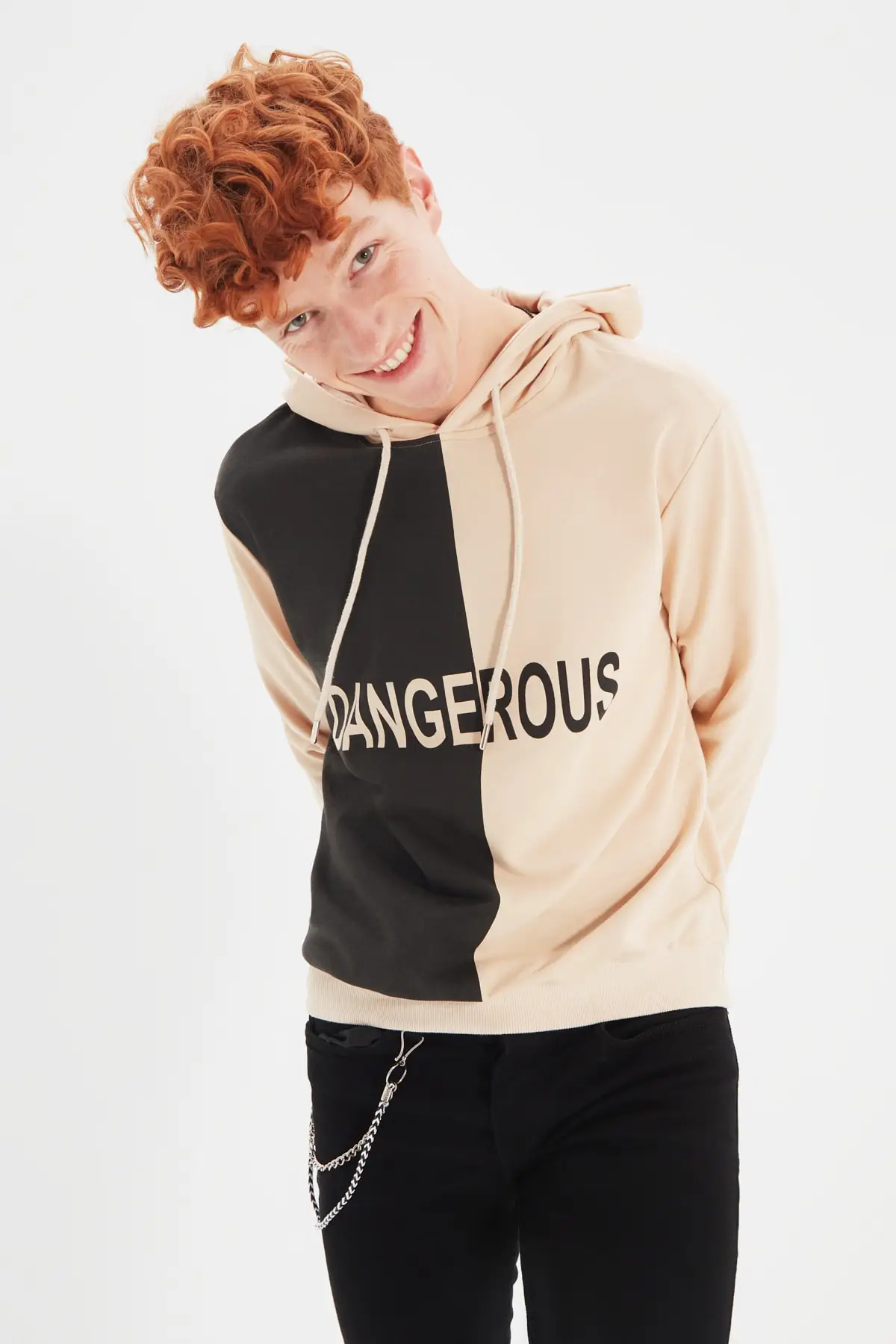 Trendyol Men 'S Regular Fit Hooded Printed Sweatshirts TMNAW22SW0368