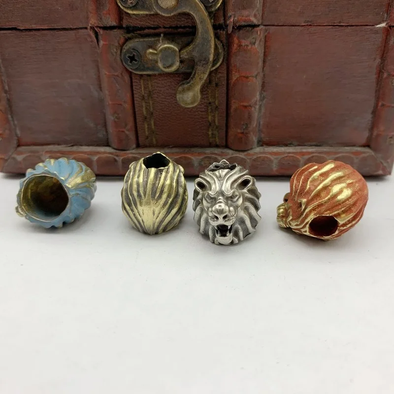 Brass Lion King Knife Pendant Beads Creative Copper Car Keychains Umbrella Rope Bead EDC Outdoor DIY Paracord Pendant Gifts
