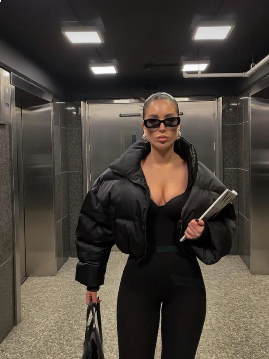 

2022 autumn and winter fashion designer women's solid color self-cultivation stand-up collar long-sleeved short fashion temperam