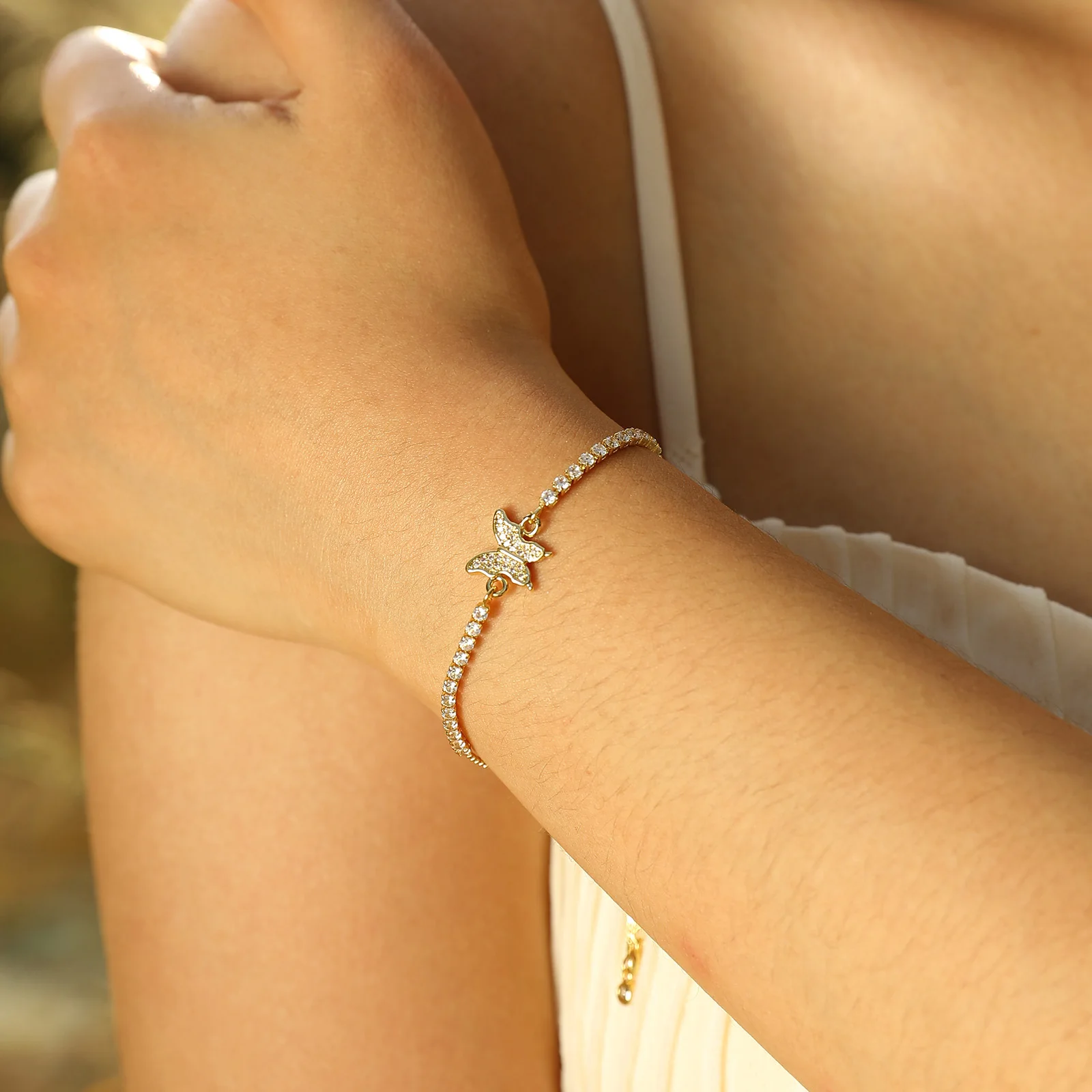 Женские Изящные блестящие браслеты-цепочки с фианитами золотистые