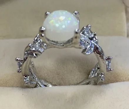 

Hot Selling Jewelry Opal Branch Leaves Flower Rattan Ring Summer Small Fresh Simple Student Jewelry