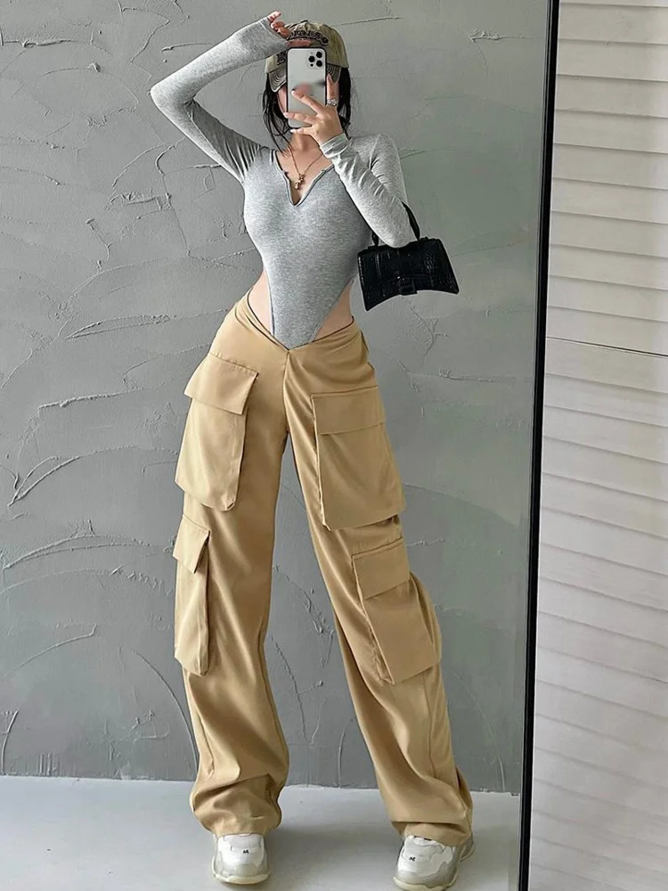 

Брюки-карго женские с V-образным вырезом и карманами