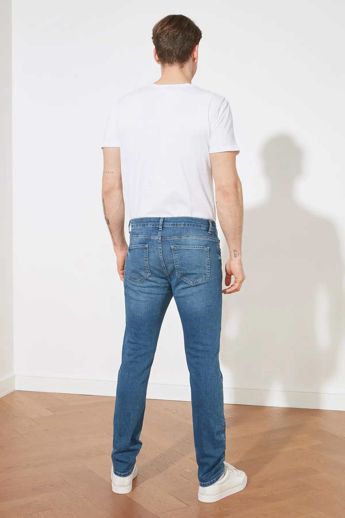 

Trendyol Ripped Men Detailed Normal Waist Skinny Fit Jeans TMNSS21JE0291