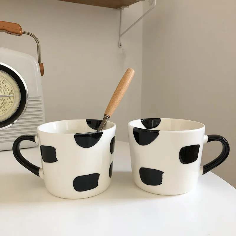 

Korean Ins Ceramic Coffee Mug Personality Sesame Point Cow Cute Couple Cups F emale Drinking Water Cup Breakfast Milk Mug Home