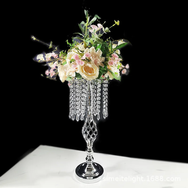 

Hanging Crystals Candle Holder Metal Round European Style Candlestick Light Romantic Wedding Atmosphere Candle Party Decoration