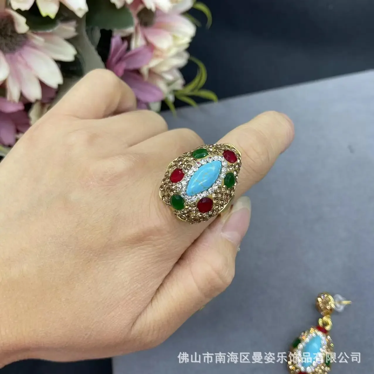 Конский глаз бирюза инкрустированный Рубин набор из трех частей