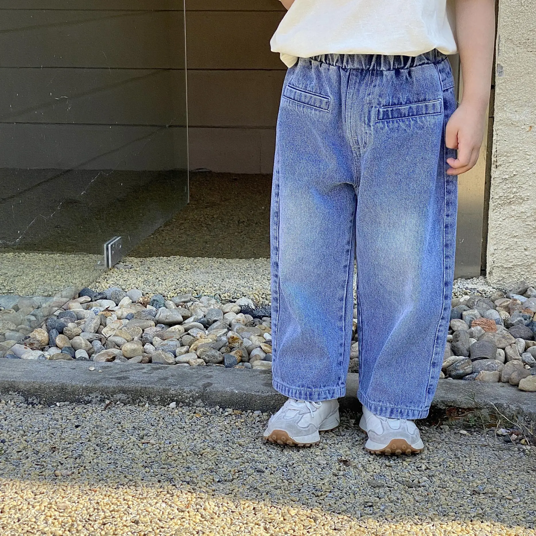 

Boys and girls fashion casual jeans Unisex loose all-match denim trousers