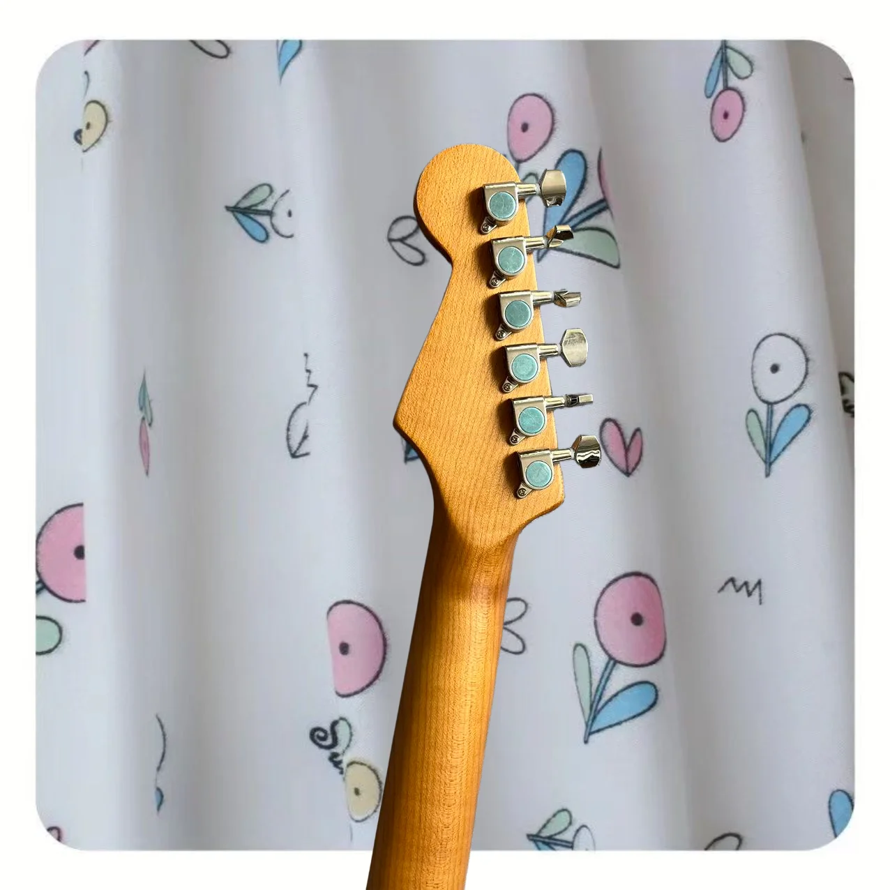 Электрическая гитара Заводская индивидуальная Кленовая шейка корпус в форме