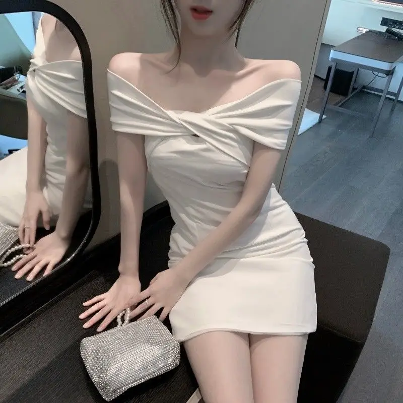 

Summer chic style of Hong Kong Style kink design one line collar, shoulder bag, buttock, waist, slim dress