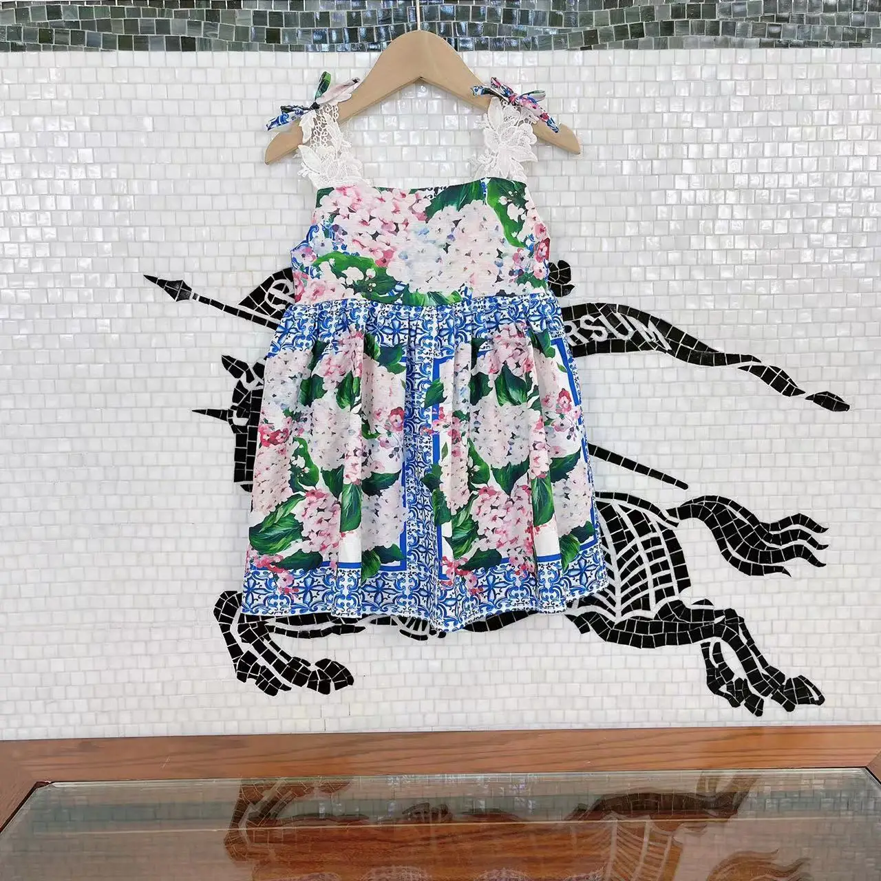 

High-end custom 2022 spring and summer hot new girls' sleeveless suspenders European and American style printed holiday dress