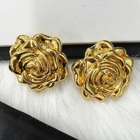 2022 New Design Gold Color Classic Women Hoop Earrings Girls Fashion Earrings dubai African Large Flower Earring
