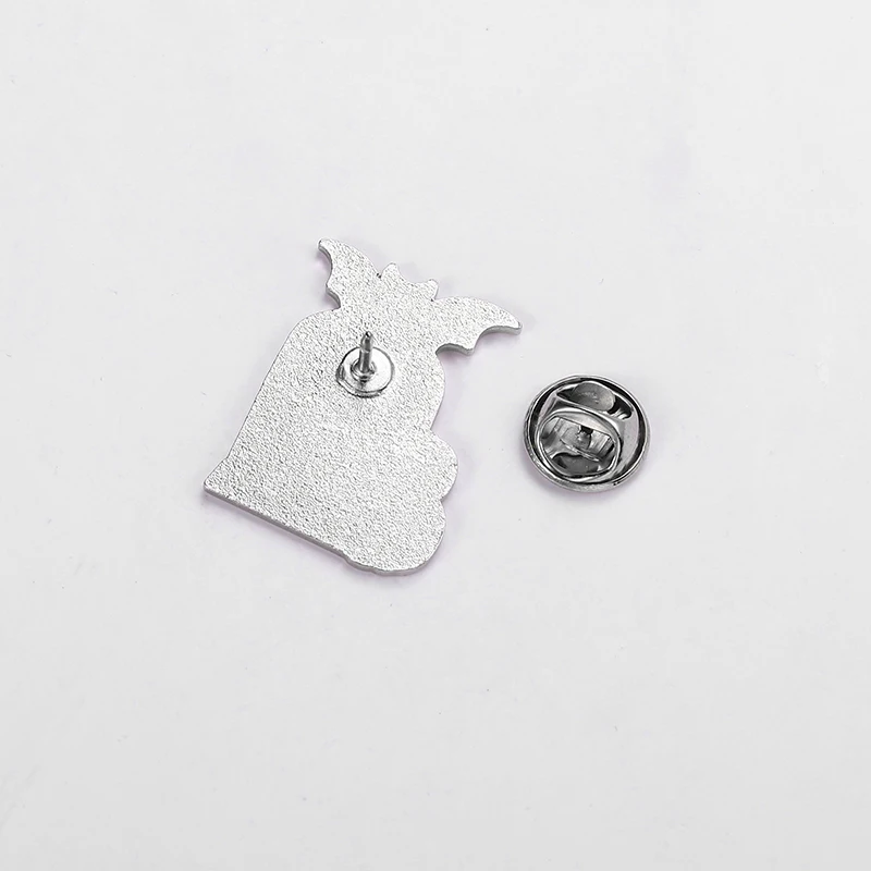 Оптовая цена на каждый день эмалированные заколки Хэллоуин кинжал ведьма книга