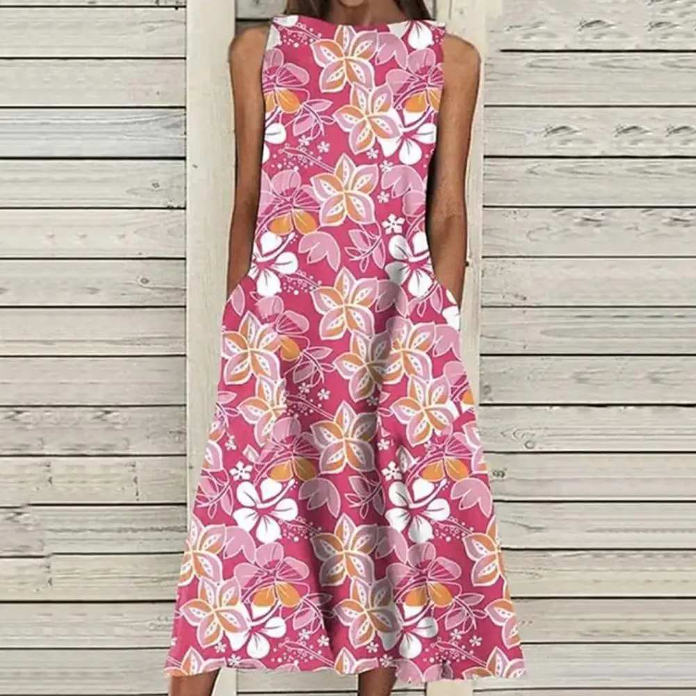 

Женское платье-жилет с цветочной вышивкой