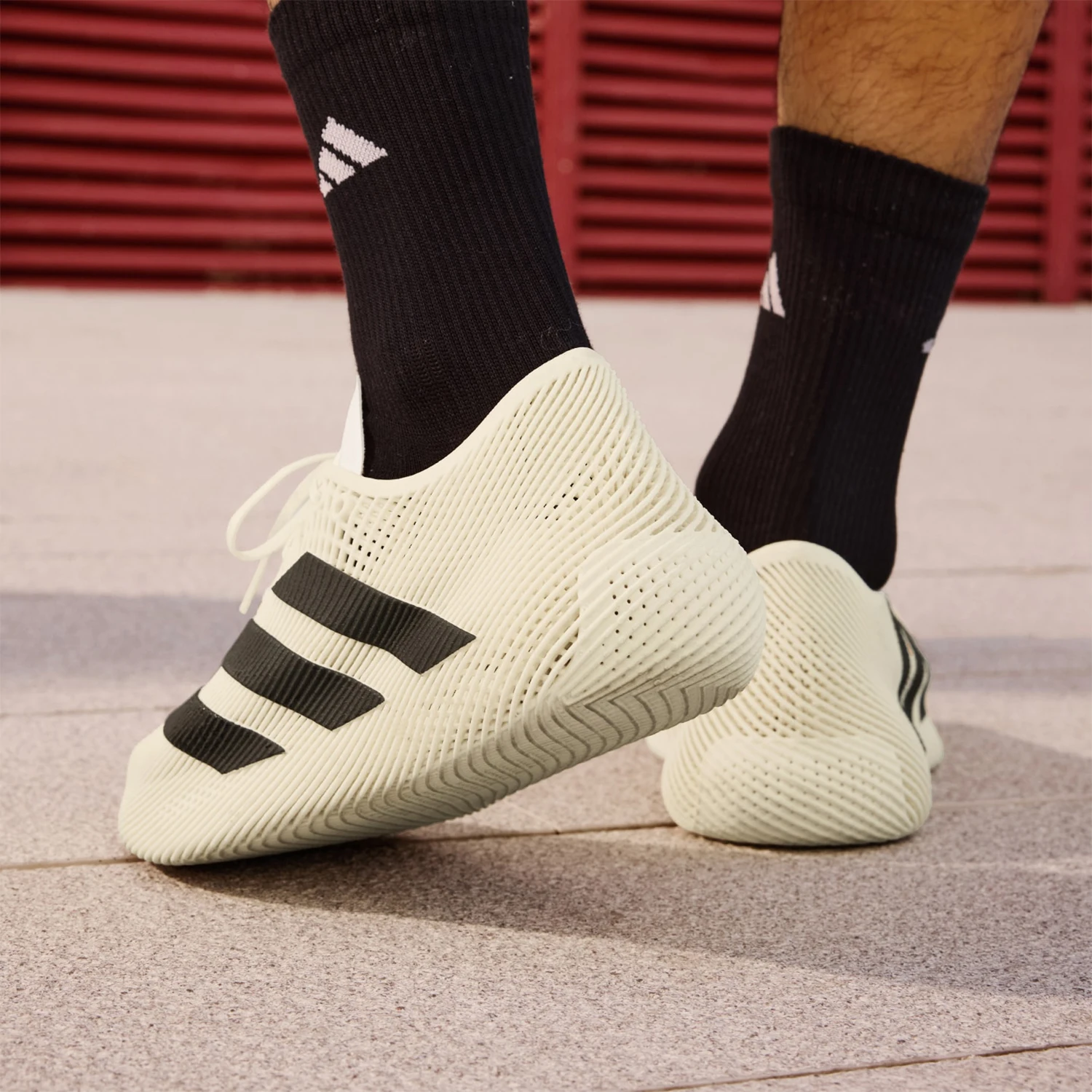 Фото Оригинальные мужские и женские спортивные кроссовки Adidas CLIMACOOL LACED KJ8968 из сетчатого материала. №2