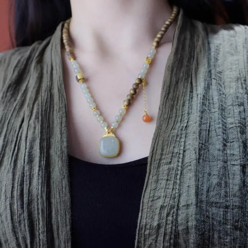 Ожерелье из агара белый флаг Zachilam