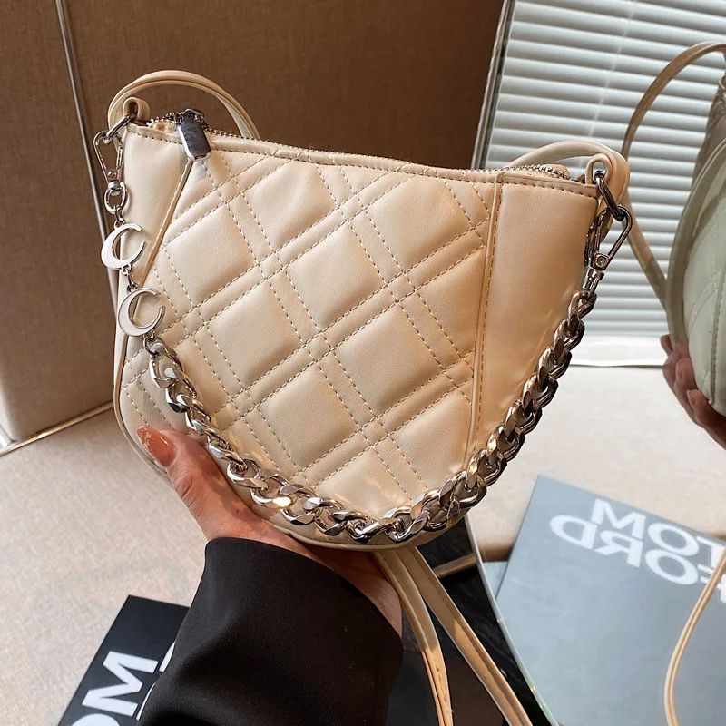 

Lingge Embroidery Thread Bag Bag Women's New 2023 Fashion High-end Sense Shoulder Bag Summer Casual Versatile
