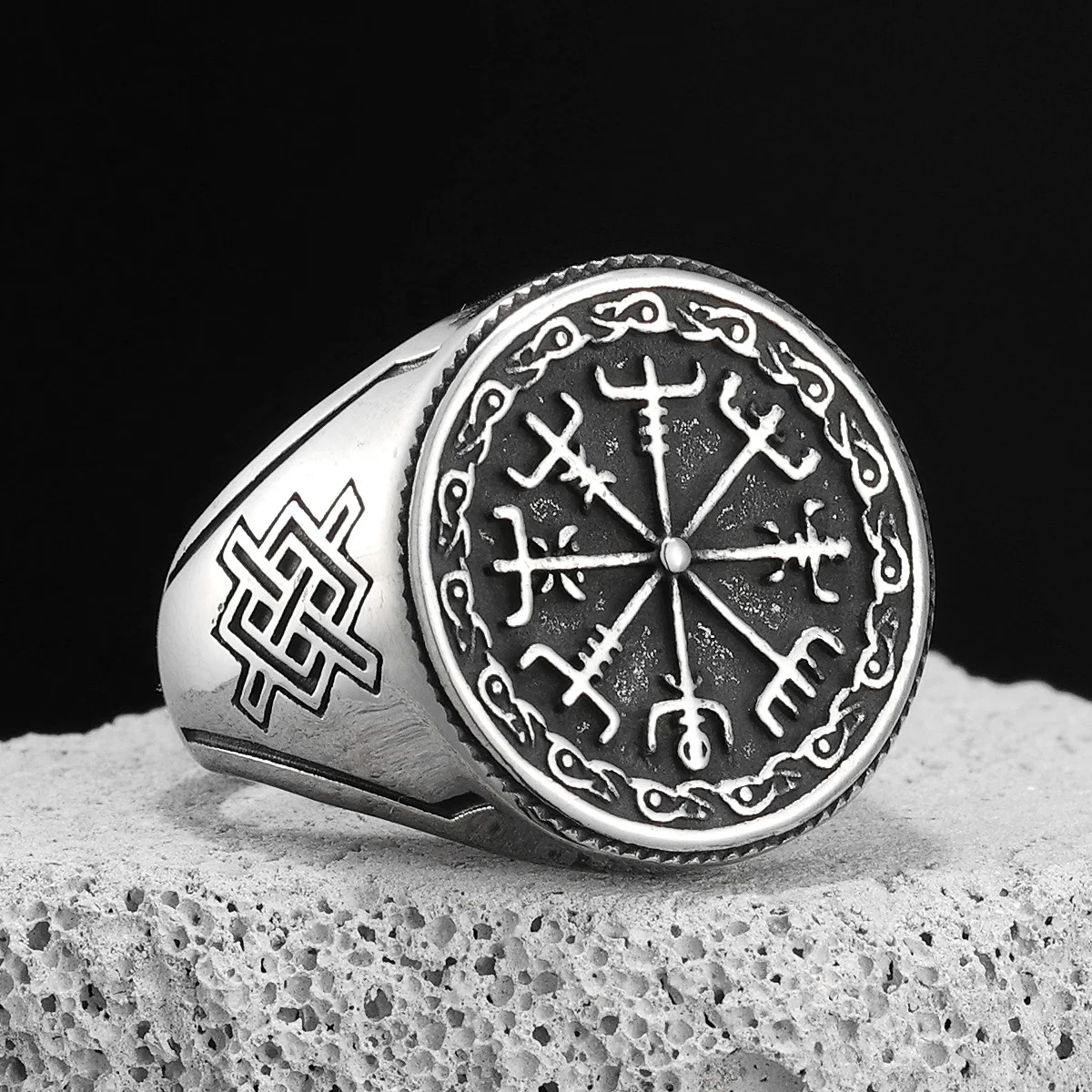 

Vintage Viking Compass Stainless Steel Womens Mens Rings Punk for Boyfriend Biker Fashion Jewelry Creativity Gift Wholesale