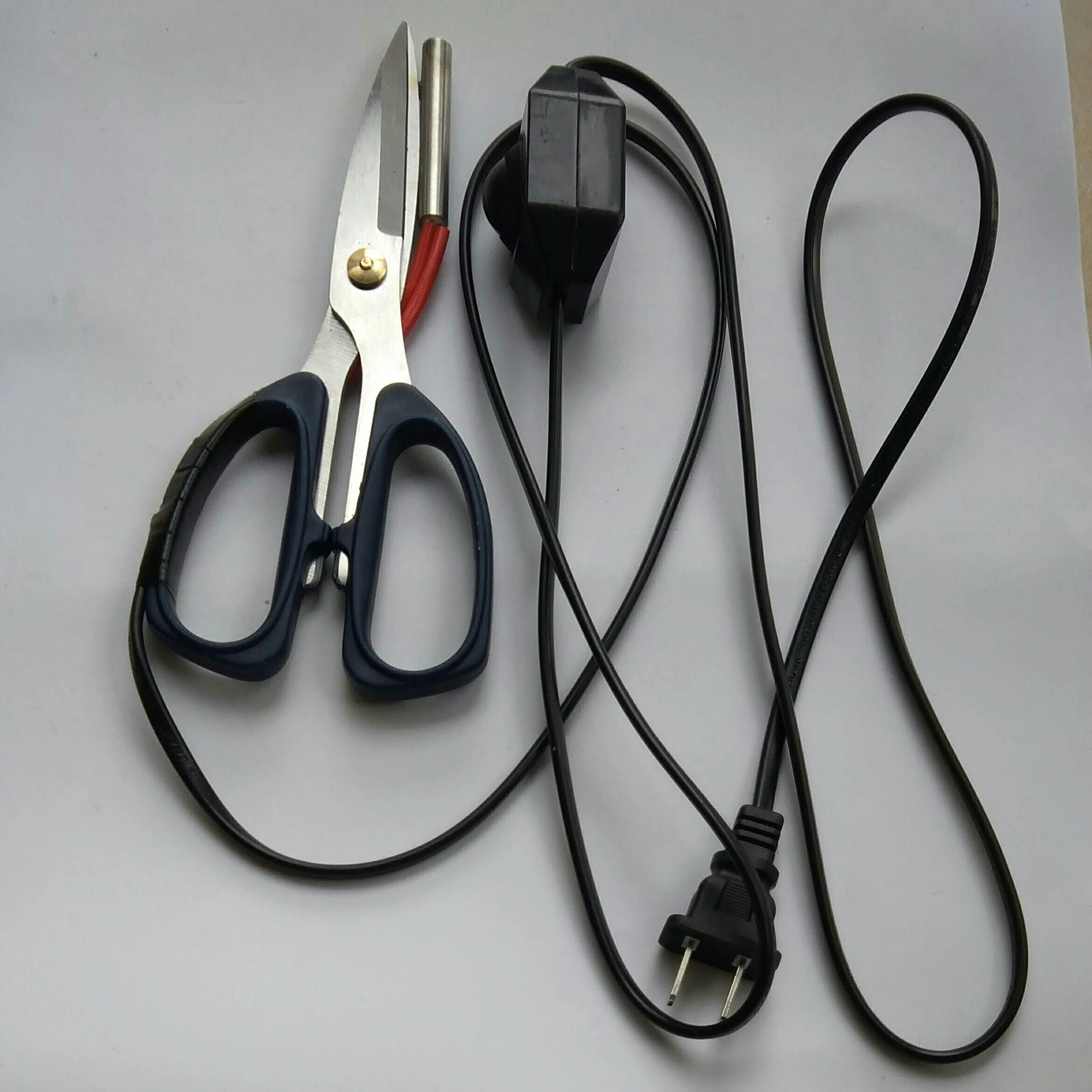 

1pcs Electric Heating tailor scissors Power hot shears knife heated pen working indicator for cloth cutting