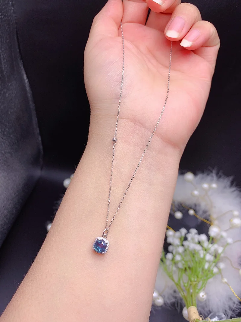 Лабораторная александритовая женская подвеска 925 пробы Серебряная новая