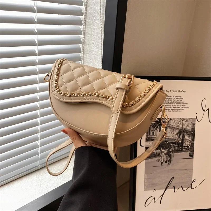 

Popular Korean Women's Bag 2023New Free Shipping Versatile Crossbody Bag Chain Decoration Lingge Embroidered Thread Shoulder Bag