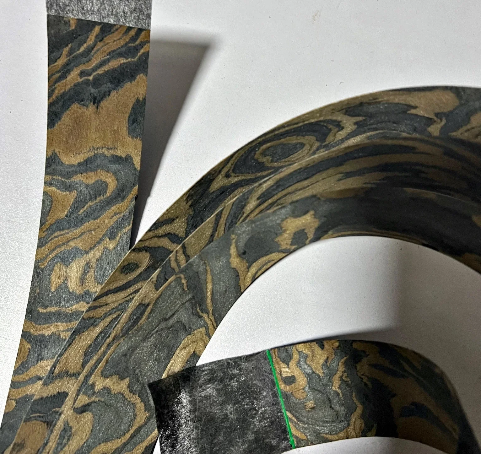 L: 2 5 метров ширина: 40 мм T: 0 25 технология черный орех корень граната шпон лук и