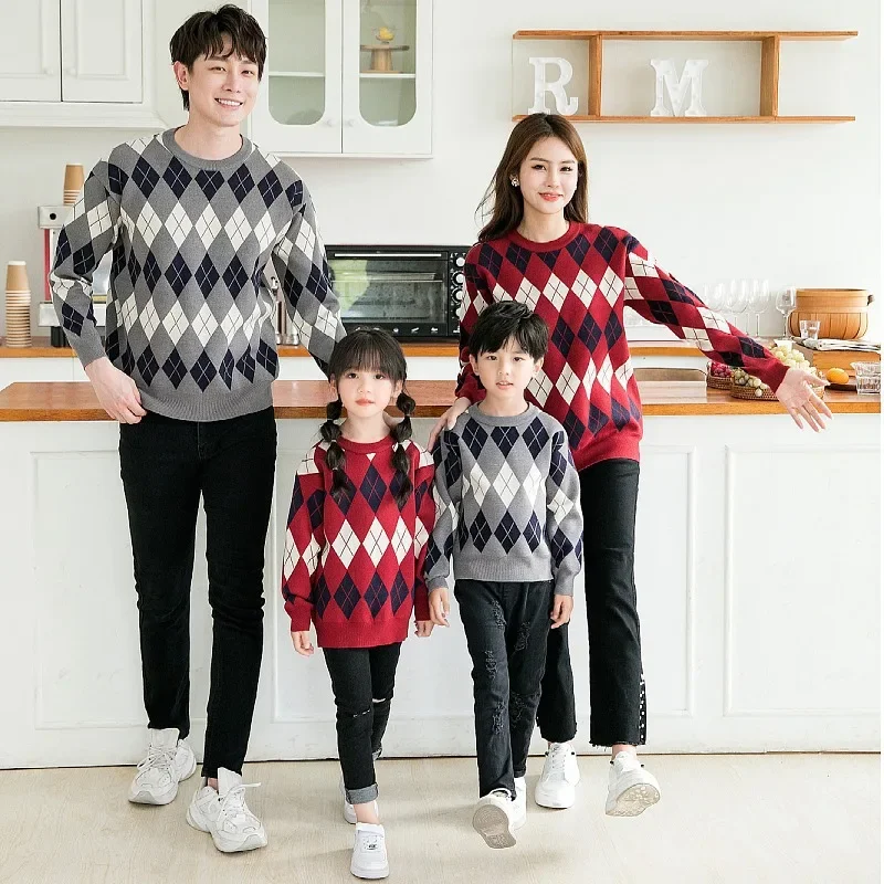 

Свитеры одинаковые для всей семьи, топы для папы и сына, парные влюбленные, подходящая одежда, милый свитер для взрослых и детей, семейный образ