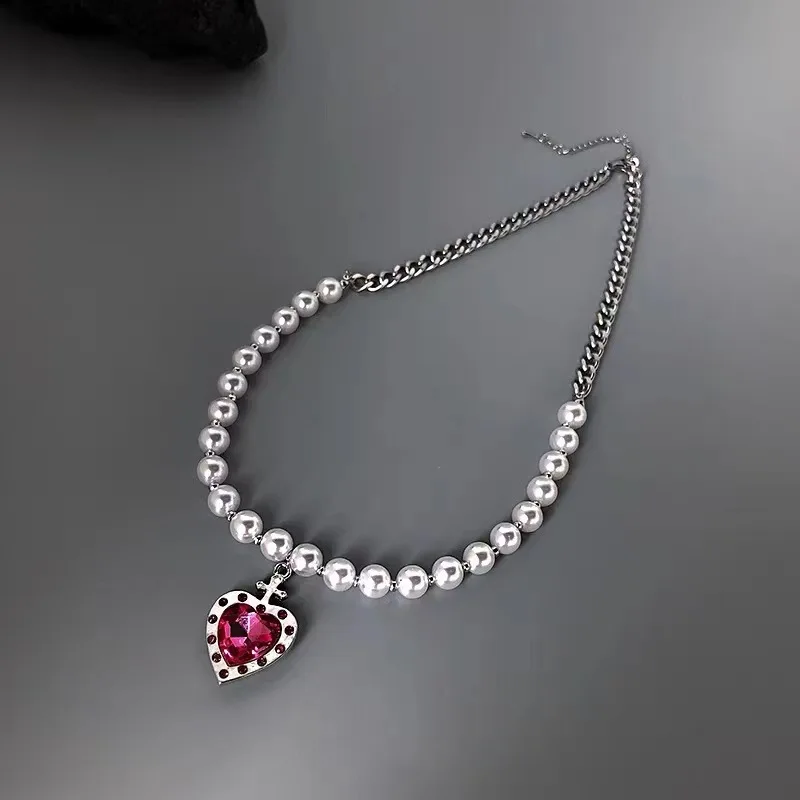 

French Vintage Simple Light Luxury Pink Love Pendants Necklace For Women Pearl Stitching Heart Shaped Clavicle Chain New Jewelry