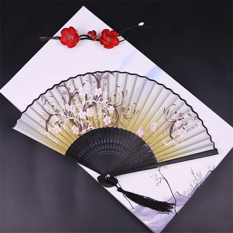 

Fan wedding party dance accessories home décor folding fan Convenient and practical folding fan to carry around