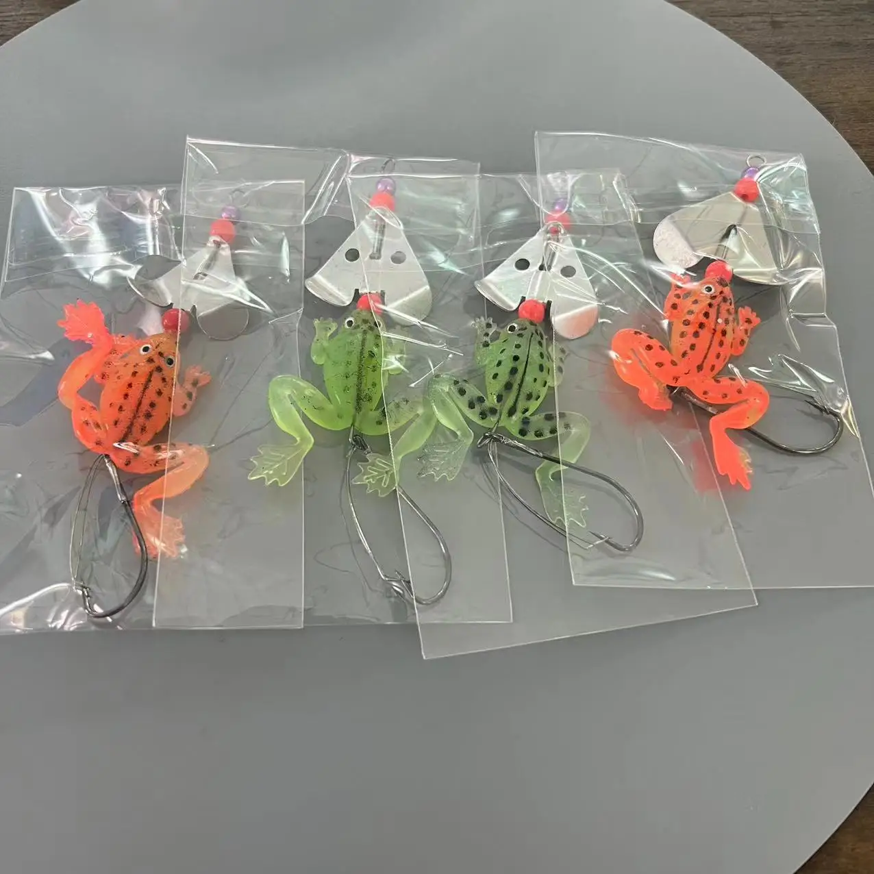 

Single hook small frog with rotating piece soft thunder Black bait Lua false 5.4 g рыбалка carp fishing