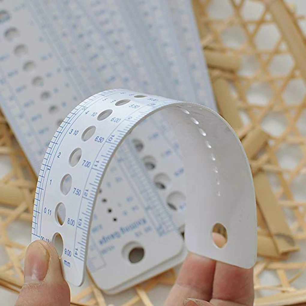 

16x4cm Plastic Knitting Needle Gauge Inch Rulers Sewing Accessories Home DIY Weaving Tool