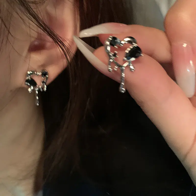 

Love Earrings Cool Small High Class Earrings Personality New Fashion Spring Summer Earrings Female Wedding Party Jewelry Gifts